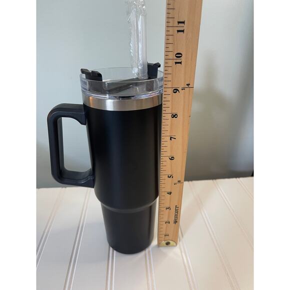 NEW Kohl's 30 oz Tumbler Iced Drinks Straw Black Pool Beach Sports - Picture 2 of 5